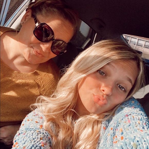 Meet your Posher, Elyssa - Picture 1 of 1